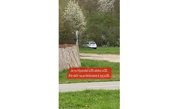 FOTO: Mladá žena opísala hrôzostrašný zážitok z prechádzky neďaleko Trenčína. Jej mama sa tomu bezmocne prizerala