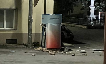 FOTO: Výbuch bankomatu v Oslanoch