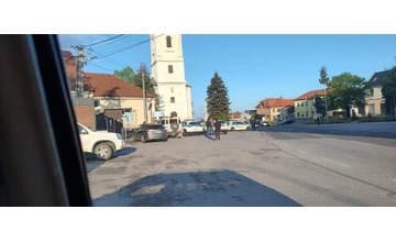 FOTO: Výbuch bankomatu v Oslanoch