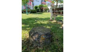 FOTO: Neobyčajný historický nález v Púchove. Z „podozrivého kameňa“ sa vykľul vzácny artefakt
