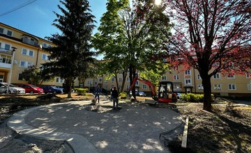 FOTO: Vďaka úspešnému projektu získala Považská Bystrica tisíce eur. Investuje ich do vnútrobloku na Dukelskej