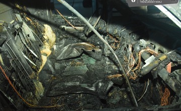 FOTO: Vrátili sa do Košece nekalé praktiky 90. rokov? Horeli tam  autá pohrebnej služby