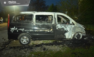 FOTO: Vrátili sa do Košece nekalé praktiky 90. rokov? Horeli tam  autá pohrebnej služby