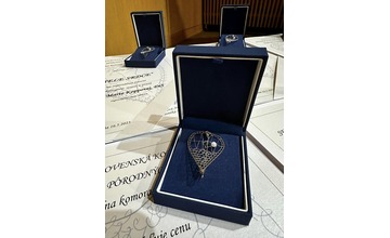 FOTO: Ocenené zdravotné sestry a pôrodné asistentky z považskobystrickej nemocnice