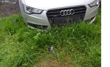 FOTO: Na soka v láske si mladík v Uhrovci netrúfol. Svoj hnev si vybil na jeho odparkovanom aute