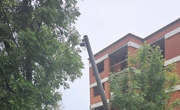 FOTO: Počasie potrápilo niekoľko obcí na Považí aj v utorok. Hasiči mali plné ruky práce