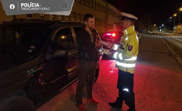 FOTO: Policajti rozdávali pivo zodpovedným vodičom