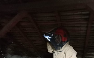 FOTO: Dobrovoľní hasiči z Partizánskeho zasahovali v špeciálnych oblekoch v areáli nemocnice 