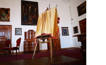 FOTO: Do zámku v Bojniciach sa vrátil gróf Pálffy. Múzeum za jeho portrét zaplatilo 8-tisíc dolárov