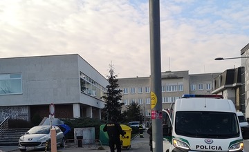 FOTO: Mladý muž sa bál, že ho odsúdia. Na tiesňovej linke oznámil, že na súde je bomba