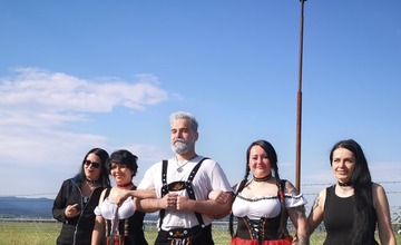 FOTO: Na koncert skupiny Rammstein v Trenčíne prichádzajú prví fanúšikovia