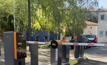 FOTO: Trenčianska nemocnica spustila vedľajší vstup do svojho areálu