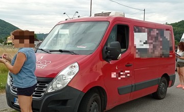 FOTO: Policajti kontrolovali vozidlá prepravujúce zvieratá a potraviny