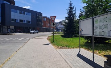 FOTO: Rekonštrukcia chodníka v Prievidzi je ukončená