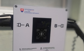 FOTO: Obnova vozového parku trenčianskej polície