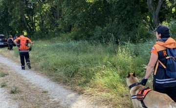 FOTO: Veľká pátracia akcia v susednom kraji. Nezvestného Miroslava hľadali aj trenčianski pátrači