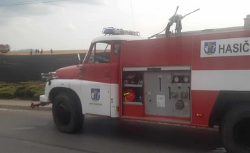 FOTO: Neďaleko Partizánskeho zasahovali profesionálni aj dobrovoľní hasiči z okolitých obcí