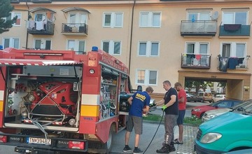 FOTO: Primátor mesta na Považí si nevie vynachváliť spoluprácu s dobrovoľnými hasičmi 
