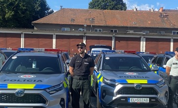 FOTO: Nové policajné autá v Trenčianskom kraji