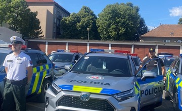 FOTO: Nové policajné autá v Trenčianskom kraji