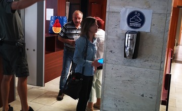 FOTO: Lucia, obžalovaná z vraždy manžela sa opäť postavila pred súd. Chýbal však dôležitý svedok