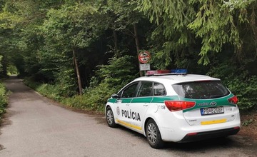 FOTO: Policajná akcia zameraná na kontrolu rybárov a ťažbu dreva