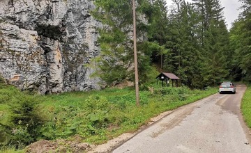 FOTO: Policajná akcia zameraná na kontrolu rybárov a ťažbu dreva