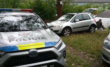 FOTO: Policajná akcia zameraná na kontrolu rybárov a ťažbu dreva