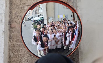 FOTO: Folklórny súbor z Dubnice nad Váhom zažiaril v Taliansku. Roztancovali celé mesto