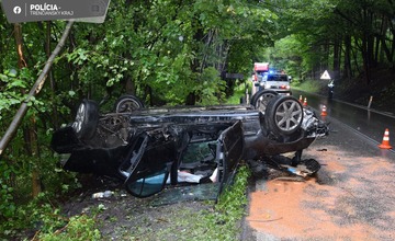 FOTO: Pri 27-ročnom vodičovi a jeho spolujazdkyni stáli všetci svätí. Z ich auta po havárii zostala len kopa šrotu