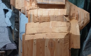 FOTO: Dvojmetrové postavičky strážia ihrisko pod diaľnicou. Takto vyzeral príchod Pata a Mata na svet