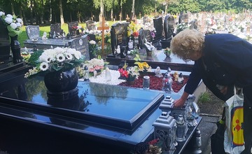 FOTO: Deň Bielych ruží v Handlovej.  Od najväčšieho banského nešťastia v Bani Handlová uplynulo 14 rokov