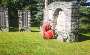 FOTO: Deň Bielych ruží v Handlovej.  Od najväčšieho banského nešťastia v Bani Handlová uplynulo 14 rokov