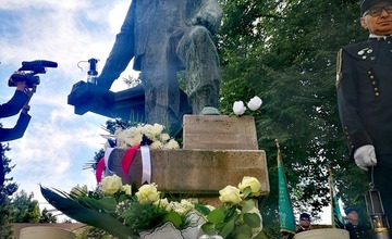 FOTO: Deň Bielych ruží v Handlovej.  Od najväčšieho banského nešťastia v Bani Handlová uplynulo 14 rokov