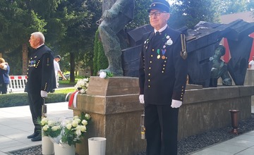 FOTO: Deň Bielych ruží v Handlovej.  Od najväčšieho banského nešťastia v Bani Handlová uplynulo 14 rokov