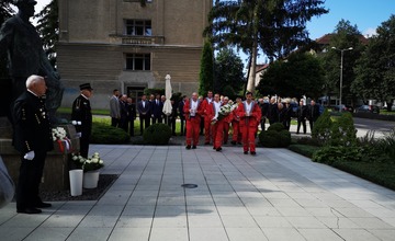 FOTO: Deň Bielych ruží v Handlovej.  Od najväčšieho banského nešťastia v Bani Handlová uplynulo 14 rokov