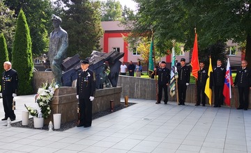 FOTO: Deň Bielych ruží v Handlovej.  Od najväčšieho banského nešťastia v Bani Handlová uplynulo 14 rokov