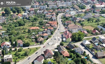 FOTO: Na trenčianskych cestách sa tvoria kolóny