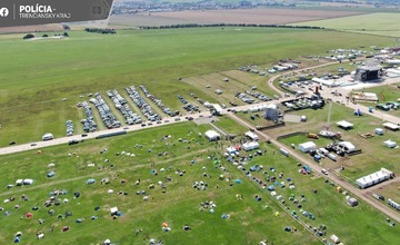 FOTO: Na trenčianskych cestách sa tvoria kolóny