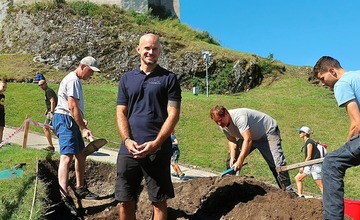 FOTO: Archeologický výskum na Trenčianskom hrade