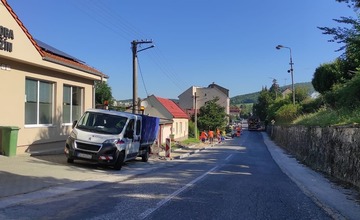 FOTO: Rekonštrukcia cesty v Brezovej pod Bradlom