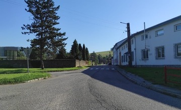 FOTO: Rekonštrukcia cesty v Brezovej pod Bradlom