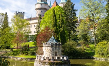 FOTO: Top hradom v Trenčianskom kraji sa stal Bojnický zámok