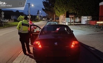 FOTO: Policajti z Prievidze zastavovali cyklistov aj motorkárov