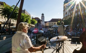 FOTO: Nedeľa na Mierovom námestí v Trenčíne patrila skvelým jazzovým muzikantom