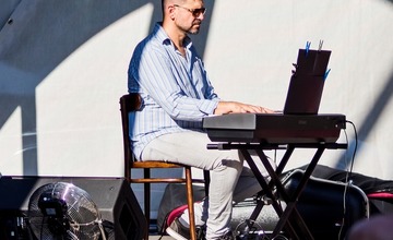 FOTO: Nedeľa na Mierovom námestí v Trenčíne patrila skvelým jazzovým muzikantom