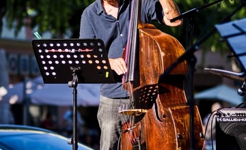 FOTO: Nedeľa na Mierovom námestí v Trenčíne patrila skvelým jazzovým muzikantom