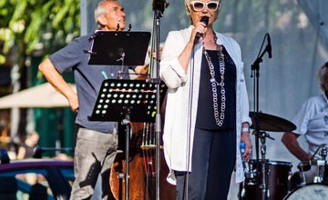 FOTO: Nedeľa na Mierovom námestí v Trenčíne patrila skvelým jazzovým muzikantom