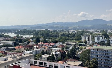 FOTO: V budove Alfa v Trenčíne sa nachádza funkčný paternoster