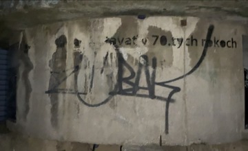 FOTO: História na betónových šachtách medzi panelákmi sídliska Rozkvet